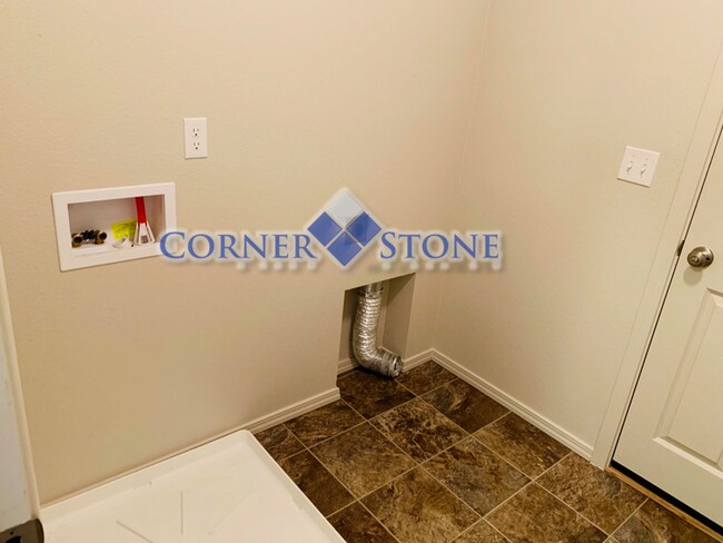 Building Photo - Great Home Near Settlers Park!