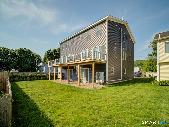 Building Photo - 44 Mettler St