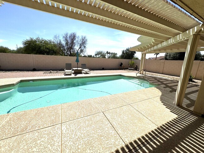 Building Photo - PebbleCreek 2 Bed/2.5 Bath Furnished Home - Resort-Style Living at Its Best!