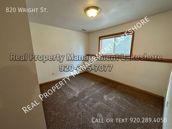 Building Photo - 820 Wright St