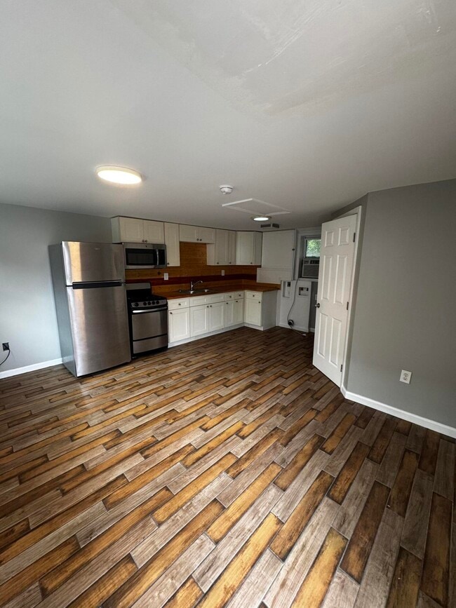 Building Photo - 759 Dakota St