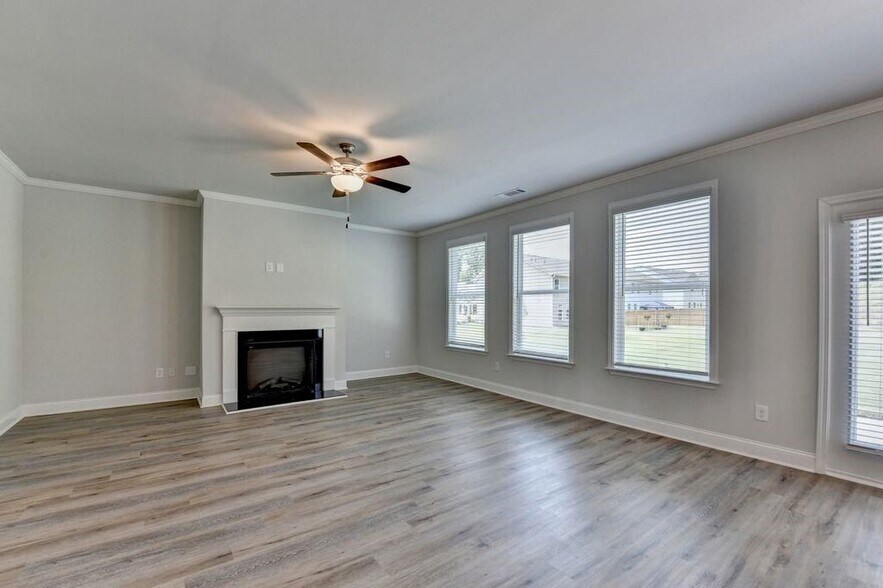 Building Photo - 7309 Yewtree Dr