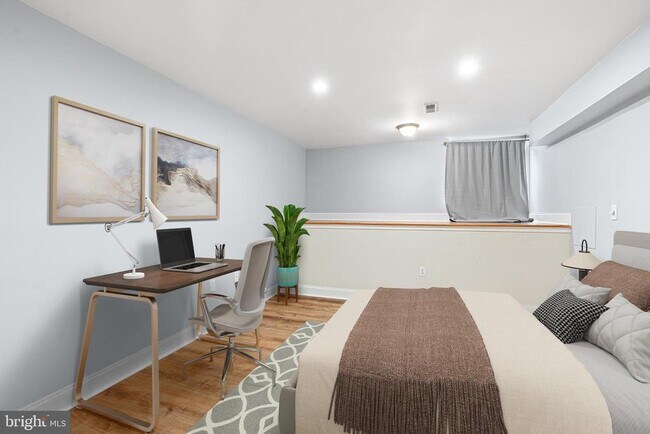 Building Photo - 2339 Catharine St