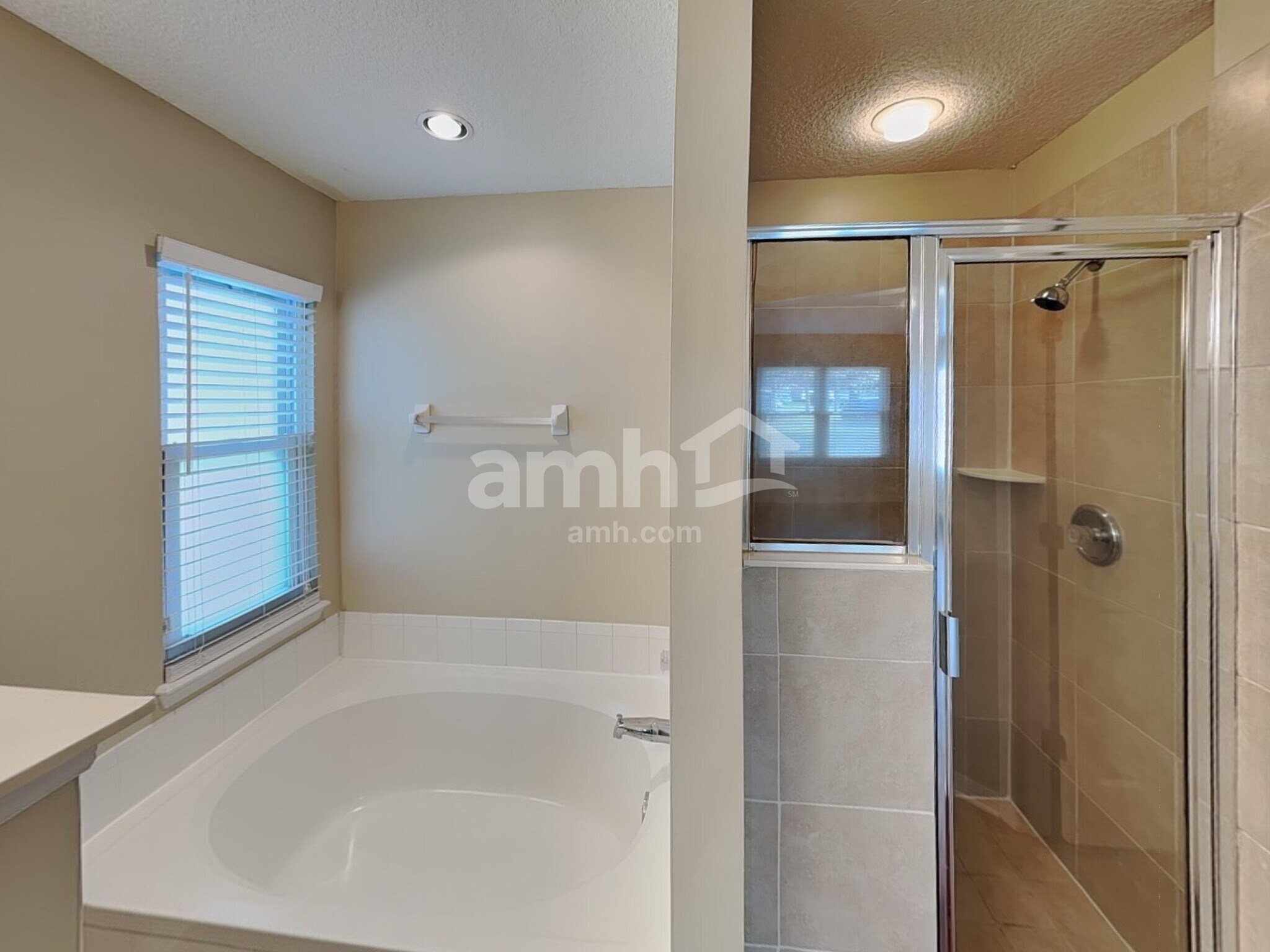 Building Photo - 1002 Chapeltown Cir N