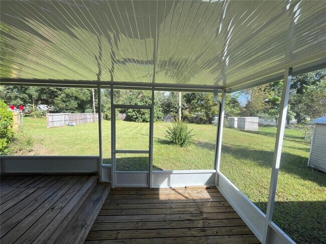 Building Photo - 101 Caroline Ave