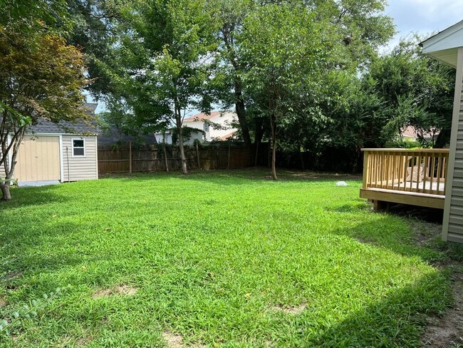 Building Photo - 3 bd, 1 bth single family Virginia Beach