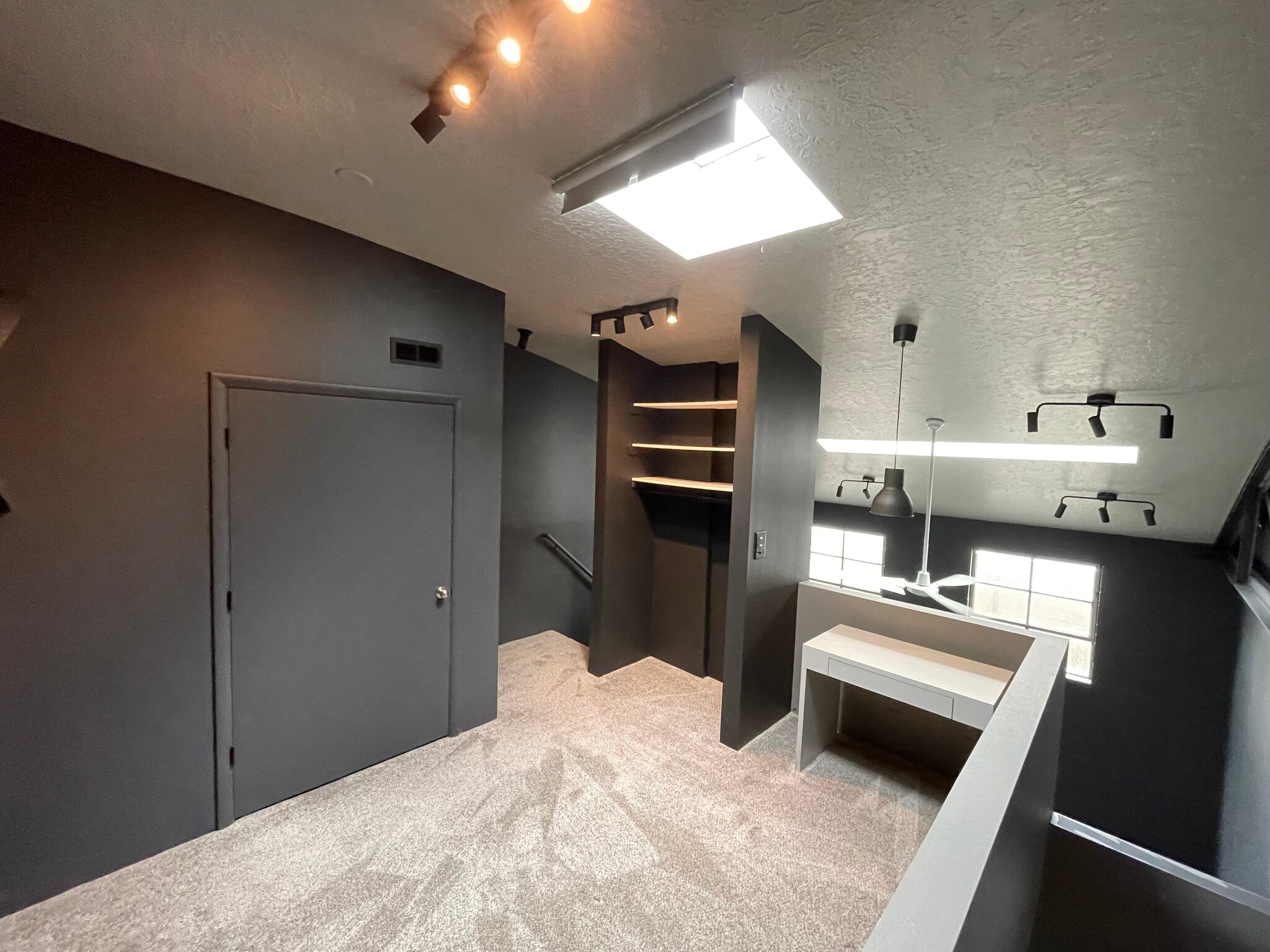 Building Photo - 440 W 900 S