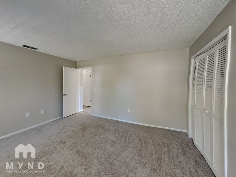 Building Photo - 2101 Anchor Ave