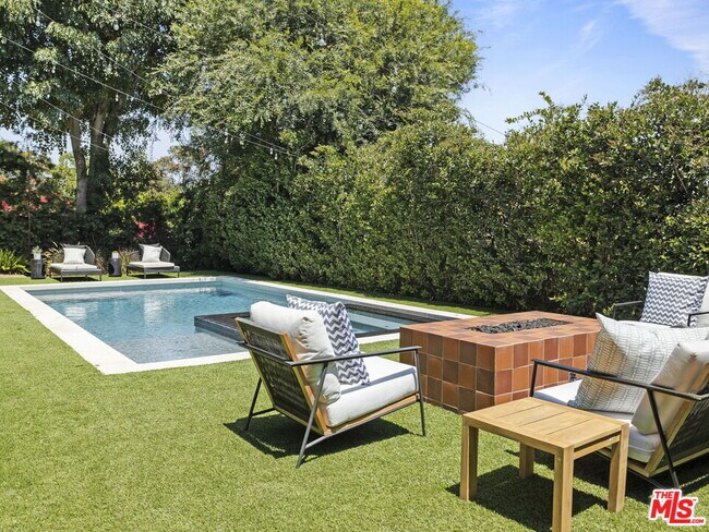 Building Photo - 2304 Vestal Ave