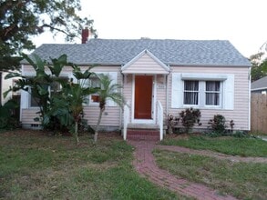 Building Photo - 1908 20th Ave N