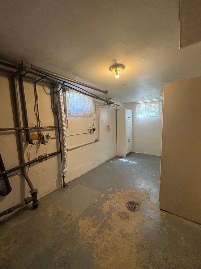 Building Photo - 3 Bed 2 Bath Cottage in Greeley