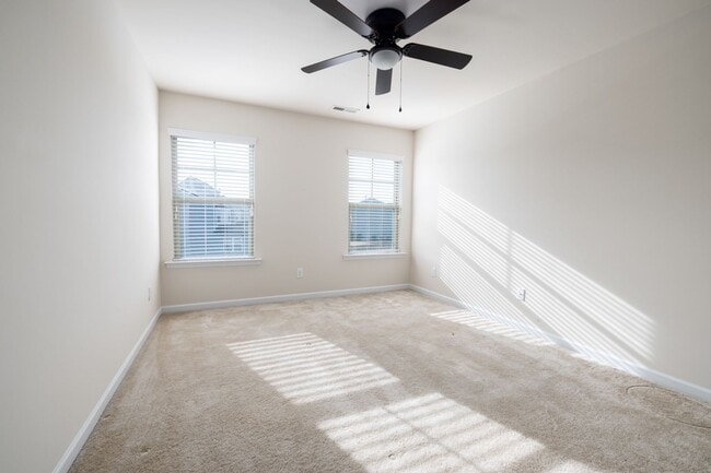 Building Photo - Move-In Ready Highland Creek Beauty! 4BR + Office + Den + Loft | Private Pond View & Top Communit...