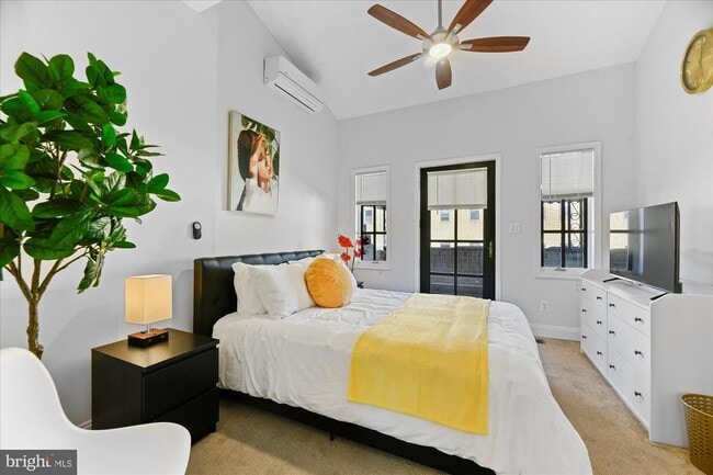 Building Photo - 919 Eastern Ave