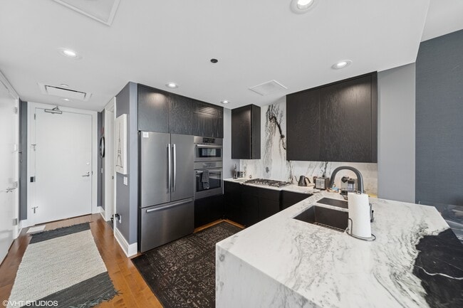 Building Photo - 401 N Wabash Ave