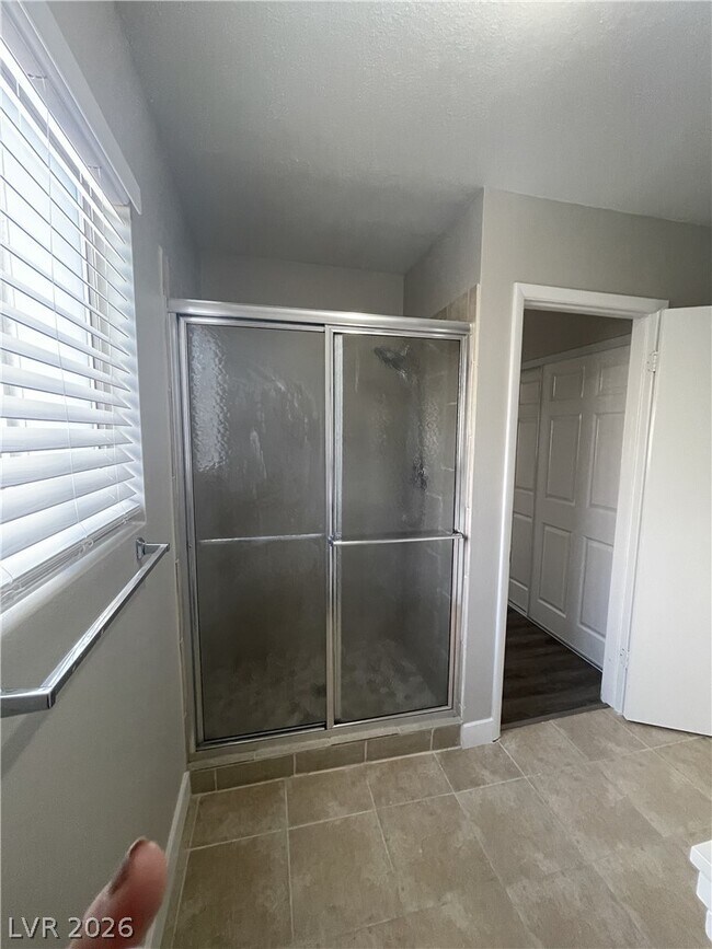 Building Photo - 2840 Belleza Ln