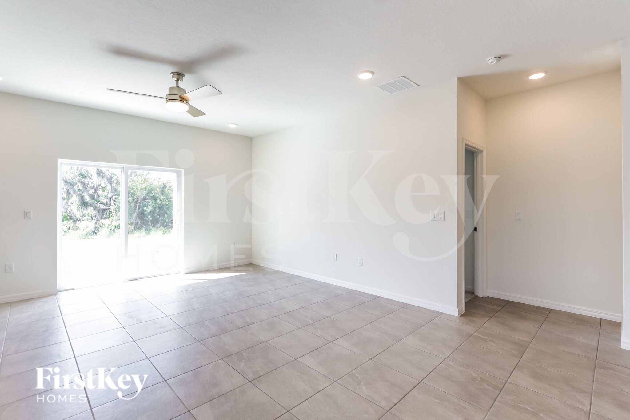 Building Photo - 340 Corbel Ln