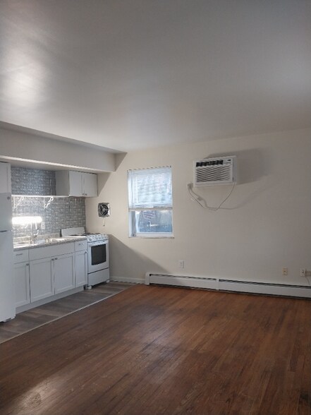 Building Photo - 2962 Westridge Ave