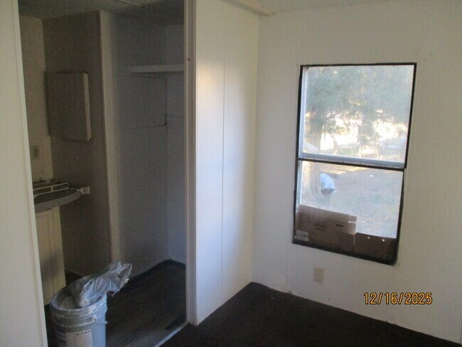 Building Photo - 1045 Canyon Ln