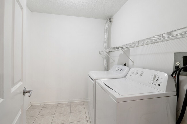 Building Photo - 470 Fawell Blvd
