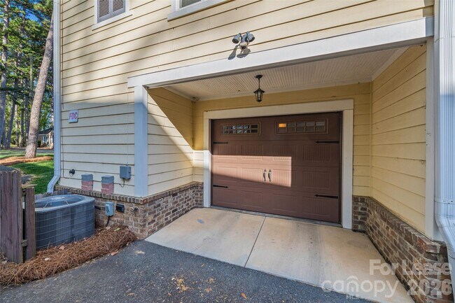 Building Photo - 1733 Matheson Ave