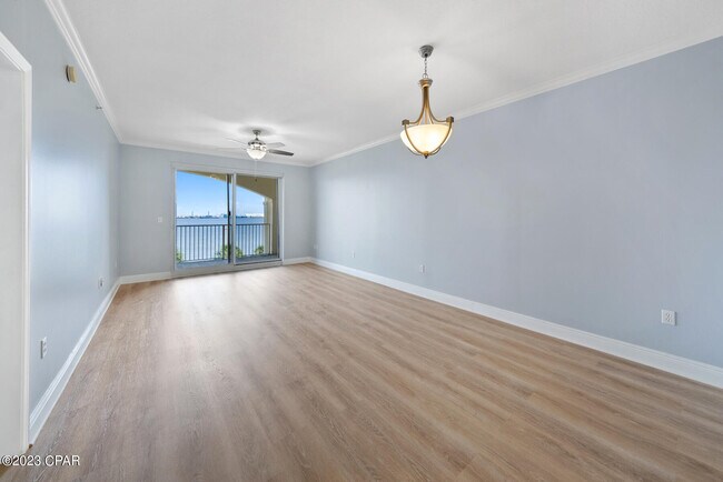 Building Photo - 2400 Grandiflora Blvd