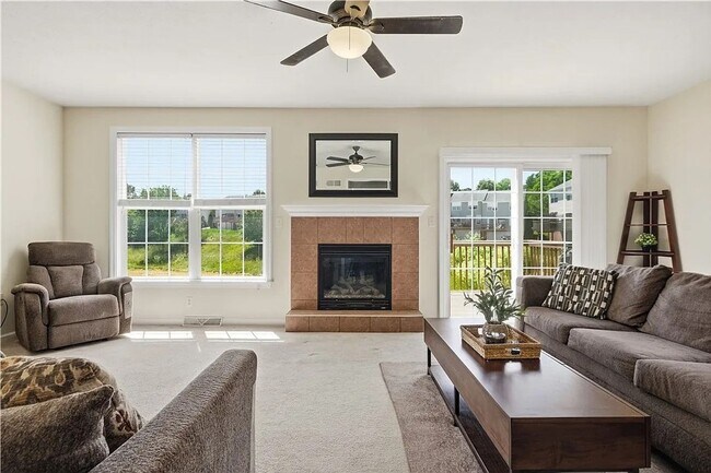 Building Photo - 10565 Cherry Grove Ct