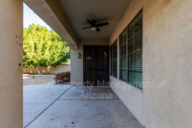 Building Photo - 3311 S Sunland Dr