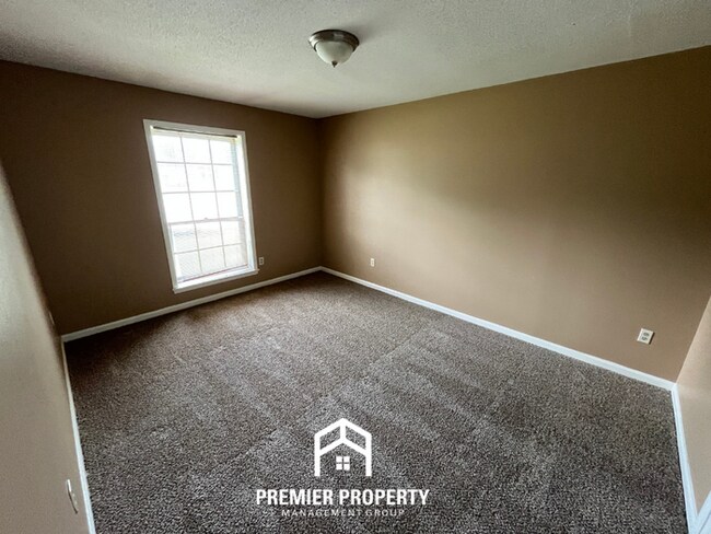 Building Photo - Spacious 4BR/2BA Whitehaven Home | 1,701 Sq Ft, Brick Fireplace & Quiet Cove