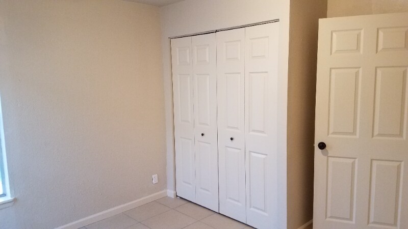 Building Photo - 422 Globe Ave