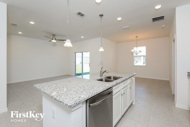 Building Photo - 1238 Ponca Rd