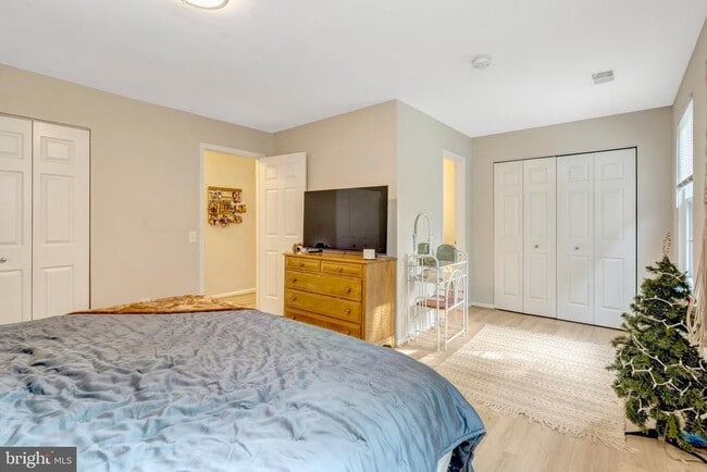 Building Photo - 14831 Basingstoke Loop