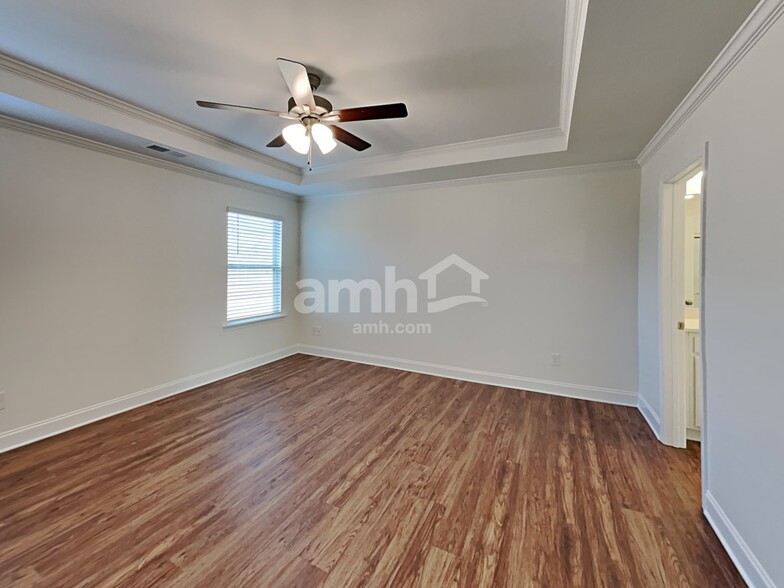Building Photo - 156 Larragan Dr