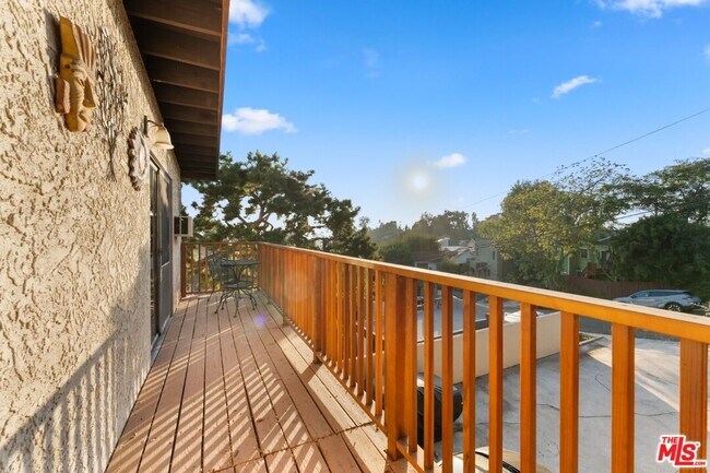 Building Photo - 2160 Lake Shore Ave