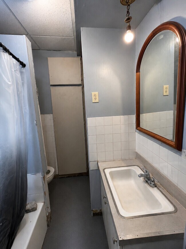 Building Photo - 7006 Clement Ave