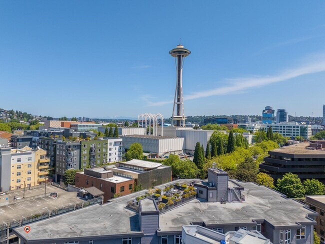 Building Photo - Matae Condominiums - Lower Queen Anne/Bell...