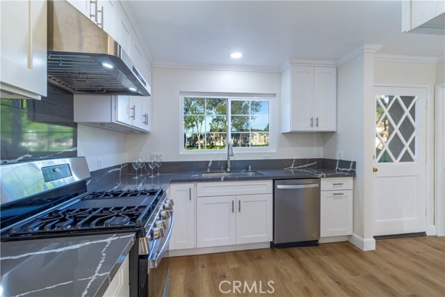 Building Photo - 31 Windjammer