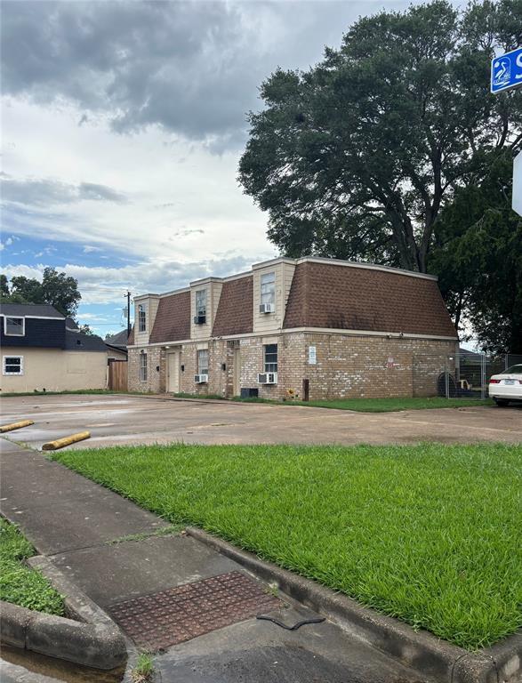 Primary Photo - 216 S Pruett St