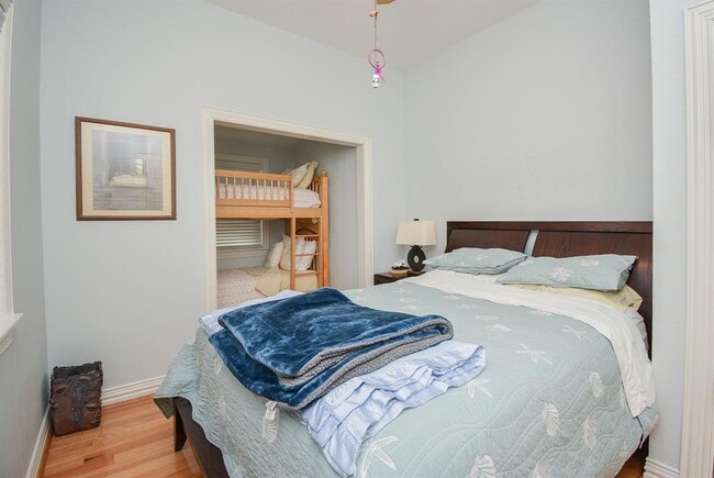 Building Photo - 400-1/2 4th St