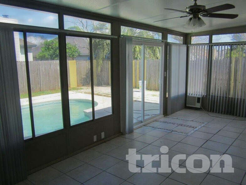 Building Photo - 12351 Silent Brook Trail N