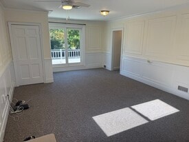 LR - 203 Lawrence Ave