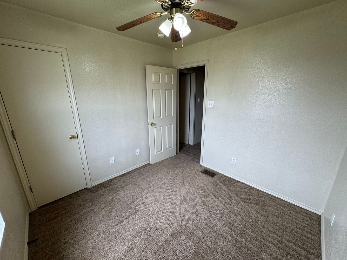 Building Photo - 4506 Deek Dr