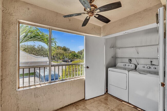 Building Photo - 2881 N Oakland Forest Dr