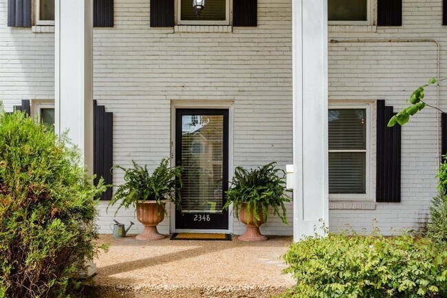 Building Photo - 2348 McClendon St