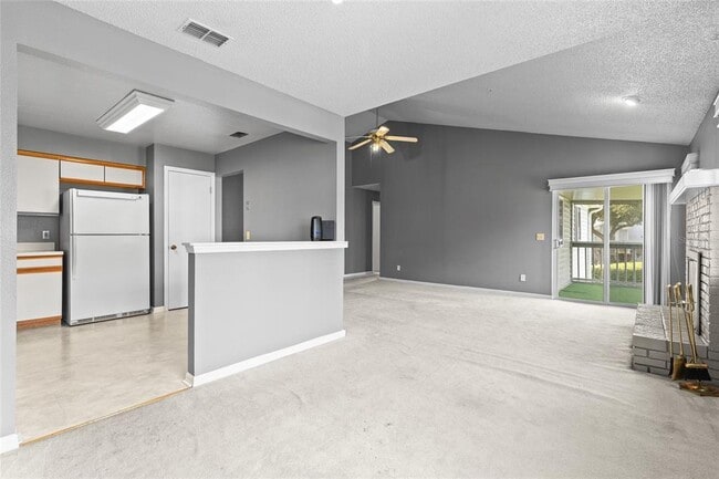 Building Photo - 5273 Tunbridge Wells Ln