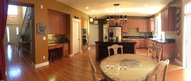 Building Photo - Elegant 4BR Murray Franklin Home in Fernwood Hills | EV Charger | Northshore Schools