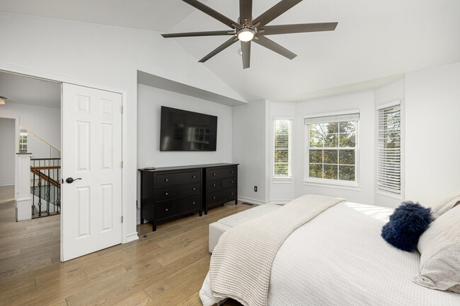 Building Photo - 4025 Rolling Meadow Ln