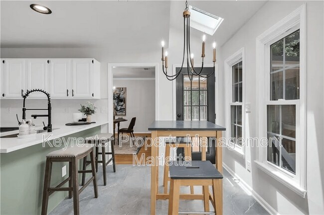 Building Photo - 991 Gentry Ln