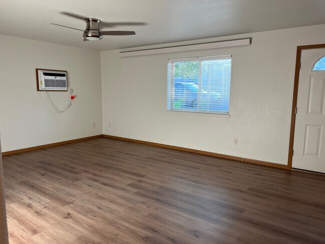 Building Photo - 956 Stahl Ct
