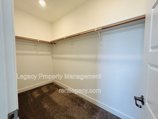 Building Photo - 4096 Azul Way