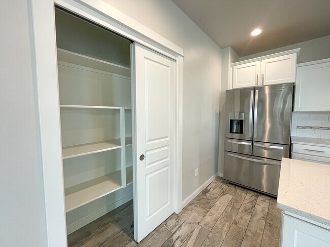 Building Photo - 11473 Baserri Dr